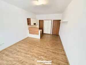 Pronájem bytu 1+kk, Praha - Holešovice, V zákoutí, 32 m2