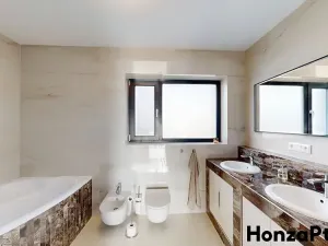 Prodej rodinného domu, Křenice, V Kukli, 190 m2