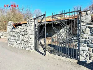 Pronájem vily, Perštejn, 700 m2