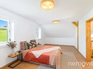 Prodej rodinného domu, Holenice, 159 m2