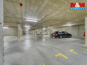 Pronájem garážového stání, Plzeň - Skvrňany, Františka Kováříka, 12 m2