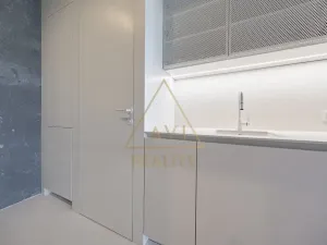 Pronájem atypického bytu, Praha - Modřany, Československého exilu, 41 m2