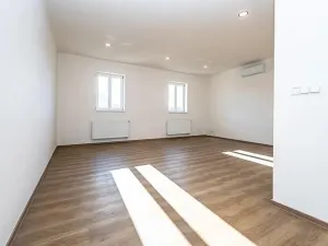 Pronájem bytu 1+kk, Praha - Nové Město, Lípová, 48 m2
