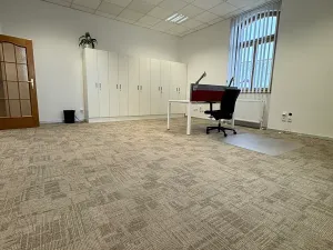 Pronájem kanceláře, Cheb, Obrněné brigády, 33 m2