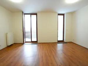 Pronájem bytu 1+kk, Beroun, U Židovského hřbitova, 41 m2