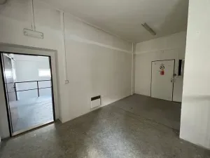 Prodej obchodního prostoru, Praha - Horní Počernice, Komárovská, 210 m2