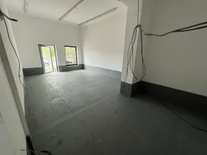 Prodej obchodního prostoru, Praha - Horní Počernice, Komárovská, 210 m2