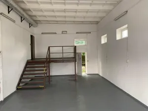 Prodej výrobních prostor, Praha - Horní Počernice, Komárovská, 210 m2