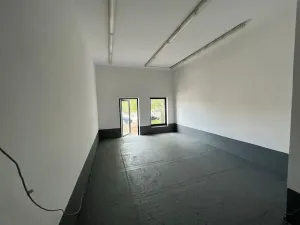 Pronájem skladu, Praha - Horní Počernice, Komárovská, 210 m2