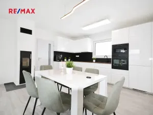 Prodej rodinného domu, Dobrovíz, 61 m2