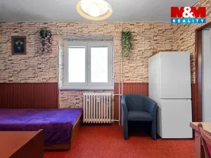 Pronájem bytu 3+1, Jesenice, Školní, 55 m2