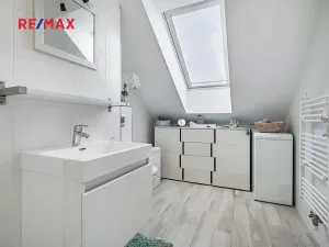 Prodej bytu 1+kk, Tuchoměřice, Ke Kovárně, 53 m2