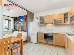 Pronájem bytu 2+kk, Praha - Vysočany, Podkovářská, 54 m2