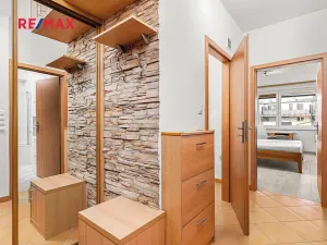 Pronájem bytu 2+kk, Praha - Vysočany, Podkovářská, 54 m2