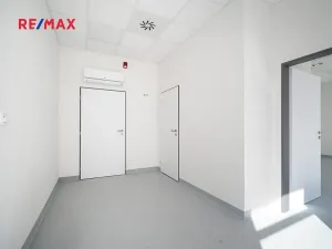 Pronájem ordinace, Milovice, Spojovací, 41 m2