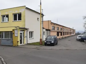 Pronájem kanceláře, Chlumec, U Dálnice, 42 m2