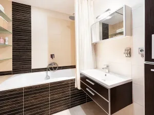 Pronájem bytu 2+kk, Praha - Libeň, Přádova, 60 m2