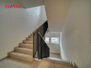 Pronájem bytu 1+kk, Milovice, Slepá, 25 m2