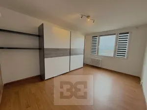 Pronájem bytu 2+1, Jindřichův Hradec, sídliště Vajgar, 62 m2