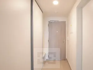 Pronájem bytu 1+kk, Praha - Hloubětín, Poděbradská, 32 m2