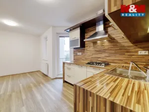 Prodej bytu 4+1, Cheb, Májová, 110 m2