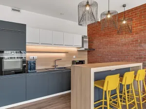 Pronájem kanceláře, Praha - Karlín, Sokolovská, 635 m2