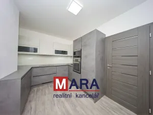 Prodej bytu 3+1, Olomouc, Selské nám., 88 m2