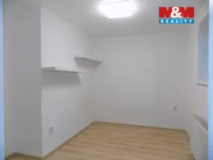 Pronájem bytu 2+kk, Děčín - Děčín II-Nové Město, Lužická, 41 m2