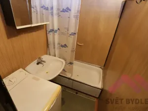 Pronájem bytu 1+kk, Praha - Řepy, Bazovského, 35 m2