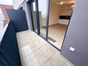 Pronájem bytu 1+kk, Praha - Hloubětín, Poděbradská, 30 m2