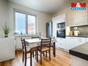 Prodej bytu 3+1, Jindřichův Hradec - Jindřichův Hradec V, Kosmonautů, 64 m2