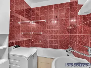 Prodej bytu 2+1, Lázně Bohdaneč, Na Lužci, 62 m2