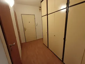 Prodej bytu 2+kk, Praha, Novodvorská, 41 m2