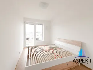 Pronájem bytu 2+kk, Praha, Formanská, 42 m2