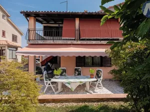 Prodej rodinného domu, Medulin, Chorvatsko, Dvorine, 155 m2