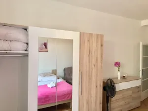 Pronájem bytu 1+1, Praha - Karlín, Sokolovská, 35 m2