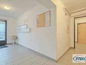 Prodej bytu 2+1, Sezemice, Spojovací, 58 m2