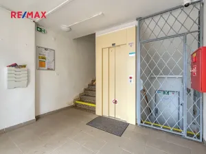 Prodej bytu 3+1, Praha - Letňany, Rýmařovská, 77 m2