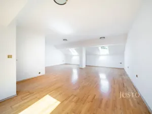 Pronájem bytu 4+1, Třeboň, Lesní, 125 m2