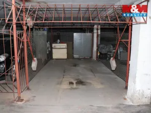 Prodej garážového stání, Praha - Střížkov, Lovosická, 18 m2