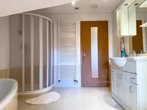 Prodej rodinného domu, Těmice, 252 m2