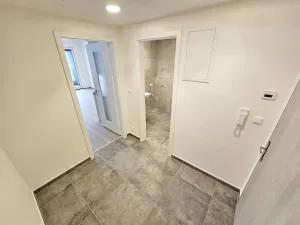 Pronájem bytu 1+kk, Praha - Hloubětín, Poděbradská, 34 m2