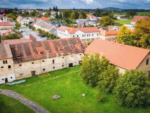 Pronájem komerční nemovitosti, Mirošov, náměstí Míru, 1364 m2