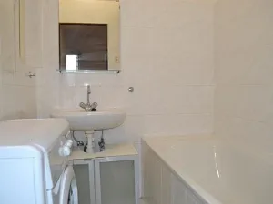 Pronájem bytu 1+kk, Praha - Břevnov, Šlikova, 29 m2