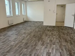 Pronájem kanceláře, Odolena Voda, Květnová, 58 m2
