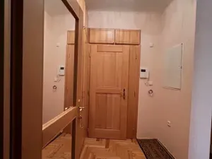 Prodej bytu 1+kk, Karlovy Vary, Poděbradská, 58 m2