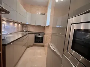 Prodej bytu 1+kk, Karlovy Vary, Poděbradská, 58 m2