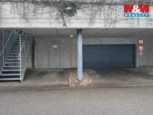 Pronájem garážového stání, Havlíčkův Brod, Stromovka, 15 m2