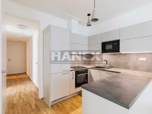 Pronájem bytu 2+kk, Praha - Karlín, Pernerova, 55 m2