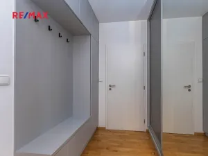 Pronájem vily, Praha - Lysolaje, 150 m2